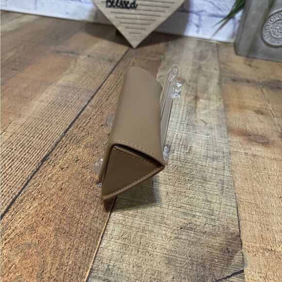 Burberry Camel Brown Slim Triangle Soft Leather Eyeglasses Case - Picture 5 of 8